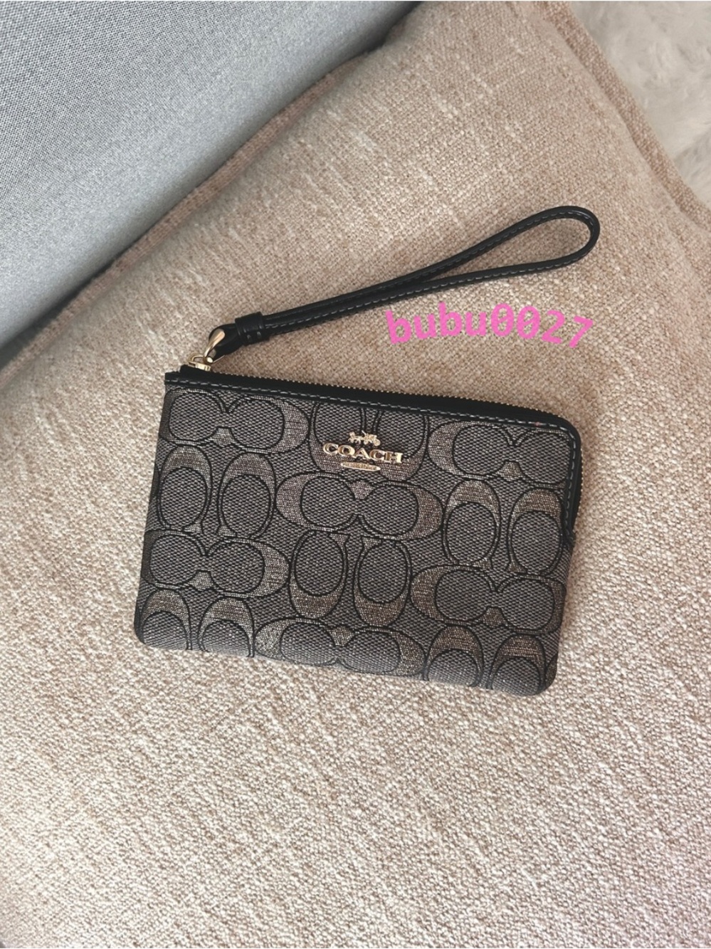 NWT✨Coach Corner Zip Wristlet
In Signature Jacquard CCL22 Shiny Charcoal Gold